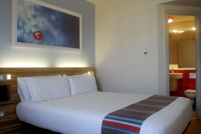 Travelodge Croydon Central Zewnętrze zdjęcie
